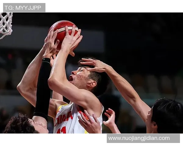 中国男篮迎战伊朗队期待逆转局势全力争胜展现团队精神与拼搏意志